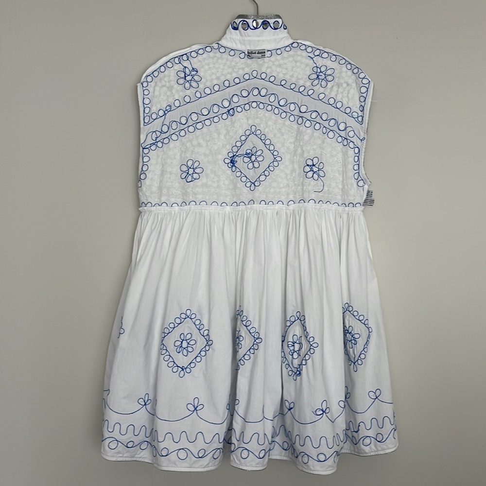 Juliet Dunn London Embroidered Embelished Poncho Shirt Dress in White/Bl… - Picture 12 of 16